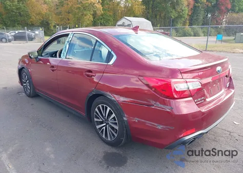 2018 Subaru Legacy 2.5I Premium z USA, uszkodzony, nr VIN 4S3BNAC69J3017766